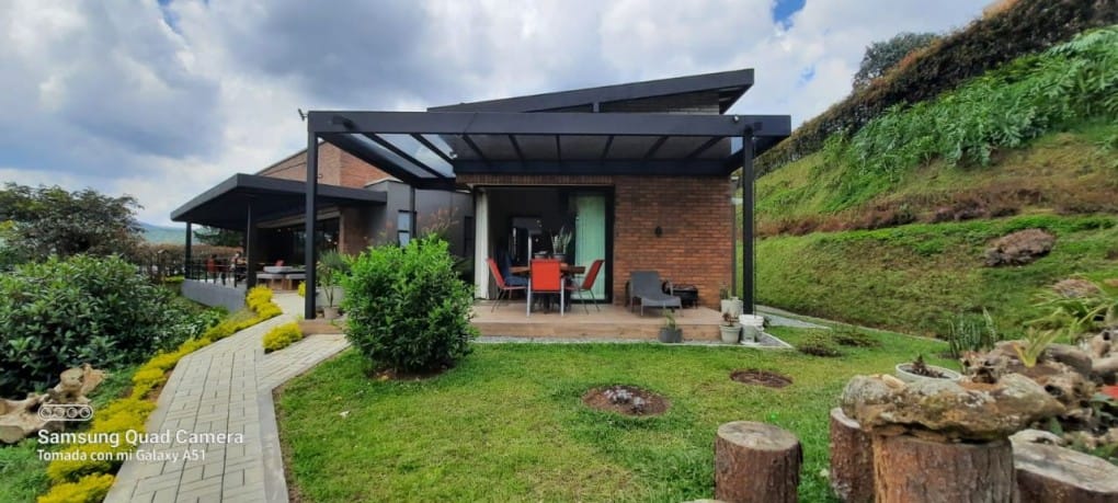 Casa de 3 alcobas en venta en Pantanillo, El Retiro, 1042 m² · foto 2 de 15