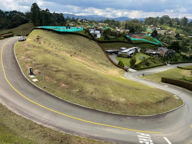 Lote en venta en La Sonadora, El Carmen de Viboral, 4495 m² · foto 4 de 10