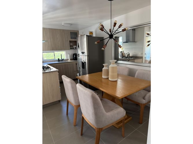 Apartamento de 3 alcobas en venta en Loma De Los Bernal, Medellín, 68 m² · foto 3 de 21
