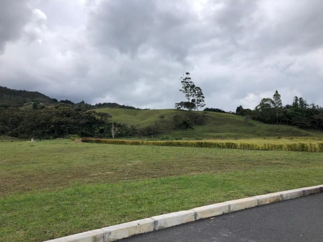 Lote en venta en El Carmen de Viboral, 5646 m² · foto 2 de 16
