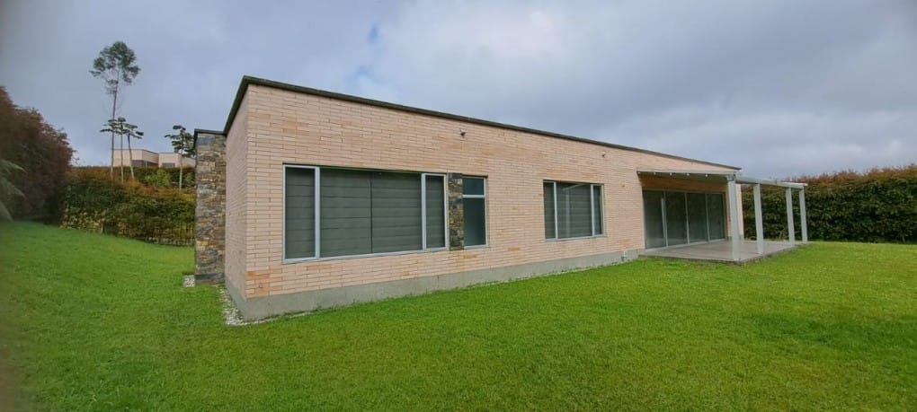 Casa de 5 alcobas en venta en Loma Del Indio, Medellín, 1593 m² · foto 4 de 11