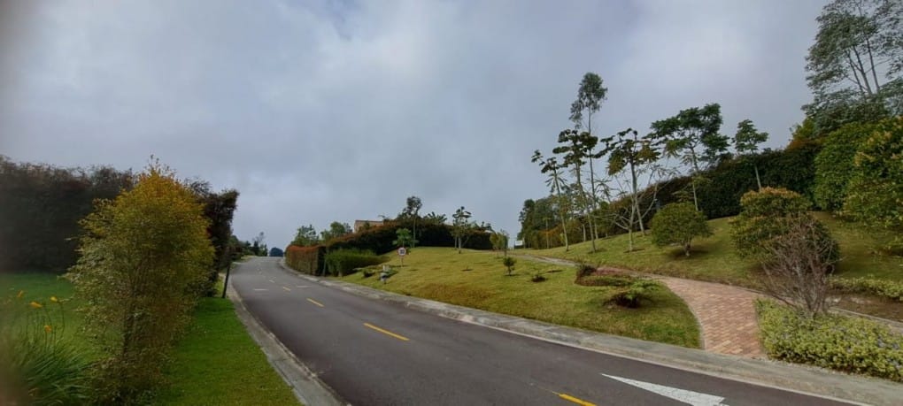 Casa de 5 alcobas en venta en Loma Del Indio, Medellín, 1593 m² · foto 6 de 11