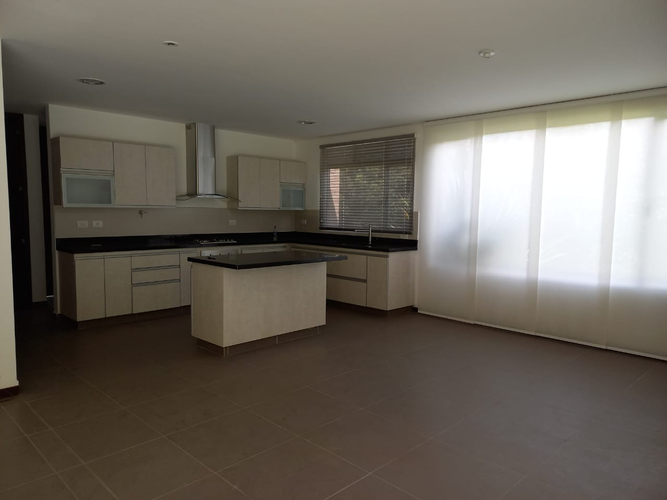Casa de 5 alcobas en venta en Loma Del Indio, Medellín, 1593 m² · foto 7 de 11