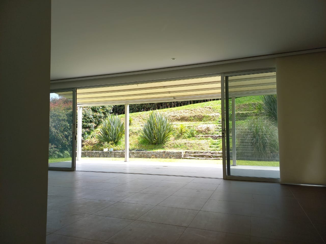 Casa de 5 alcobas en venta en Loma Del Indio, Medellín, 1593 m² · foto 9 de 11