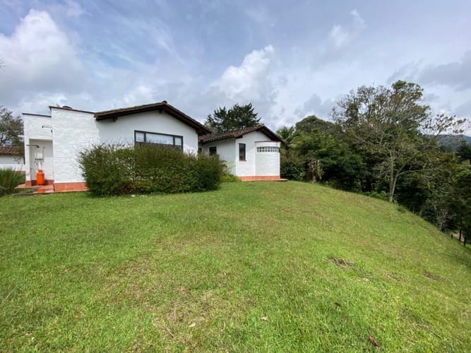 Finca en venta en Aeropuerto, Rionegro, 5400 m² · foto 5 de 16