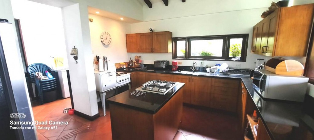 Casa de 10 alcobas en venta en Guayabito, Rionegro · foto 7 de 18