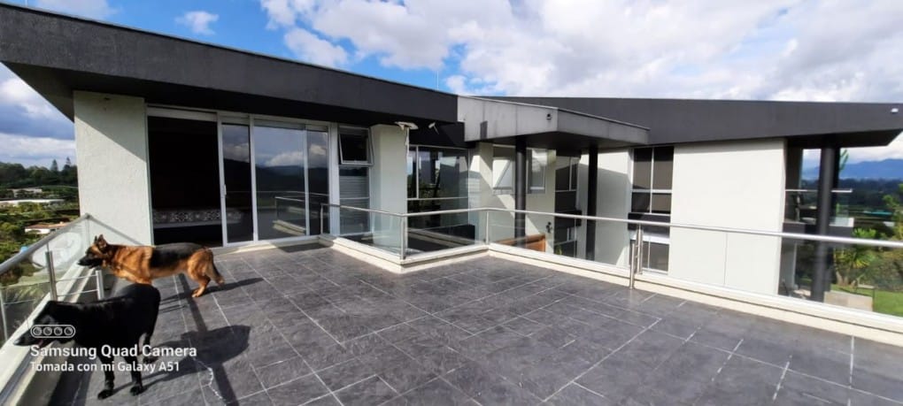 Casa de 4 alcobas en venta en El Tablazo, Rionegro · foto 2 de 19