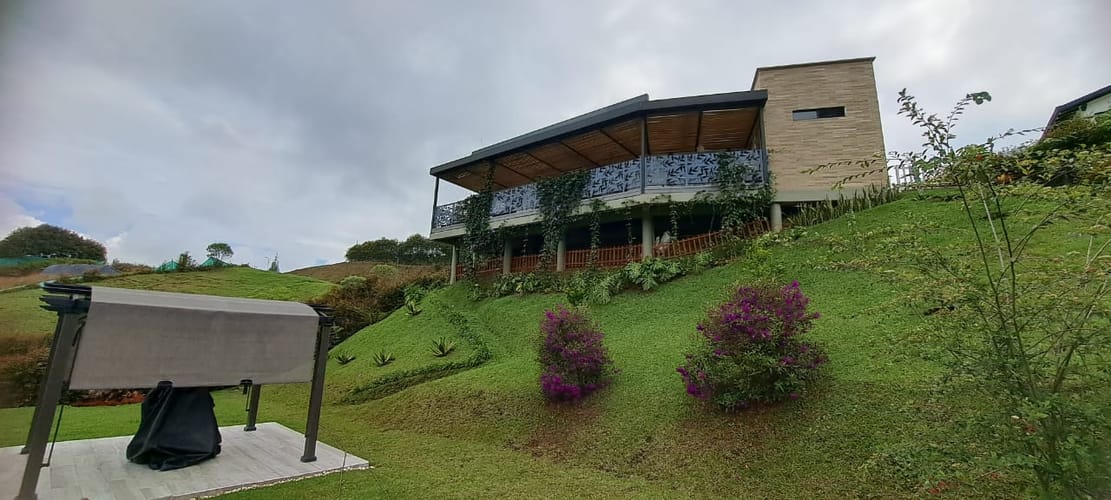 Casa de 3 alcobas en venta en Lejos Del Nido, El Retiro, 1033 m² · foto 8 de 24