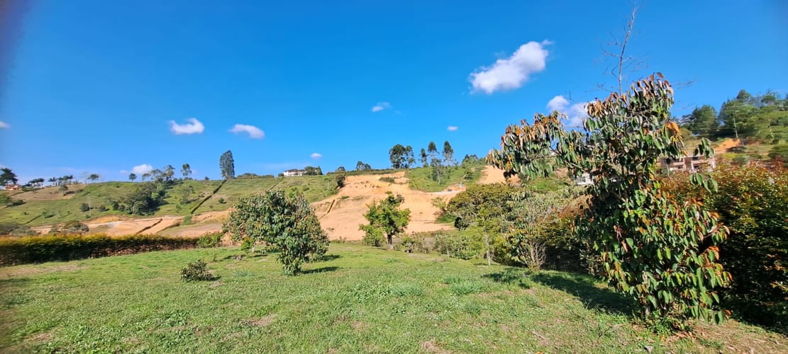 Lote en venta en El Salado, El Carmen de Viboral, 2101 m² · foto 13 de 17