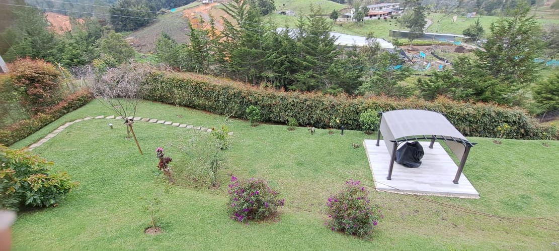 Casa de 3 alcobas en venta en Lejos Del Nido, El Retiro, 1033 m² · foto 21 de 24