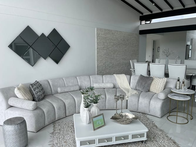 Casa de 4 alcobas en venta en El Retiro, 1690 m² · foto 2 de 21