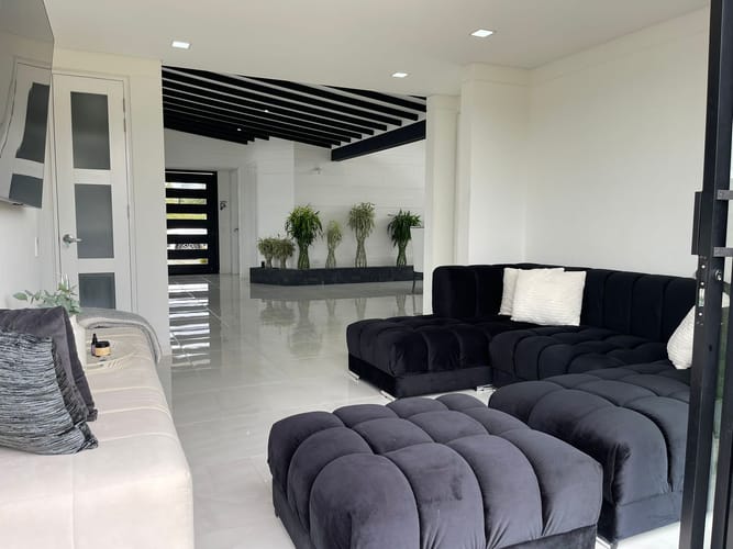 Casa de 4 alcobas en venta en El Retiro, 1690 m² · foto 4 de 21