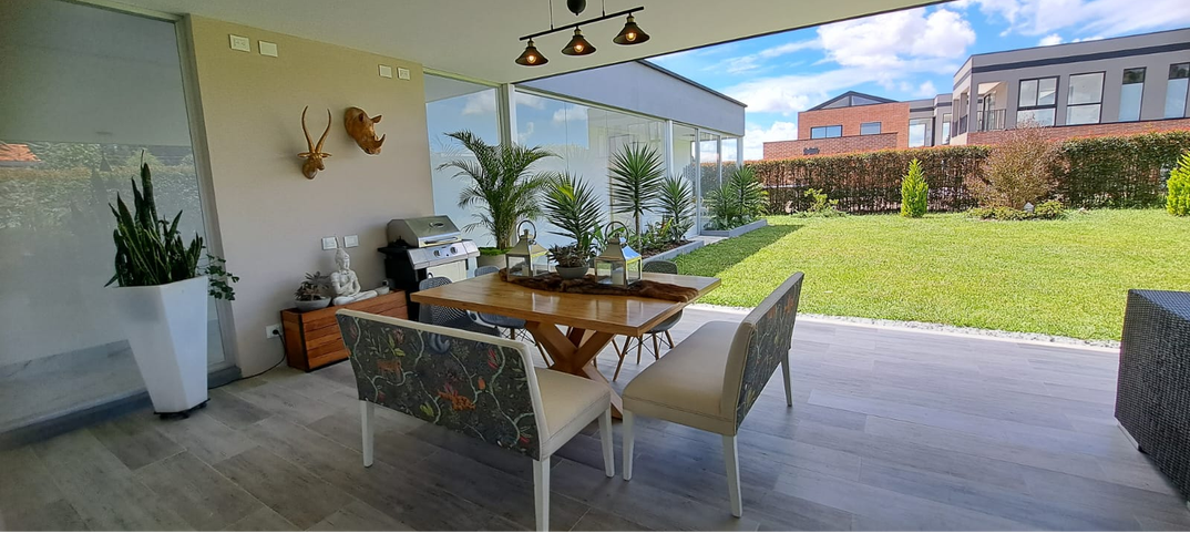 Casa de 3 alcobas en venta en Llano Grande, Rionegro, 1930 m² · foto 3 de 17