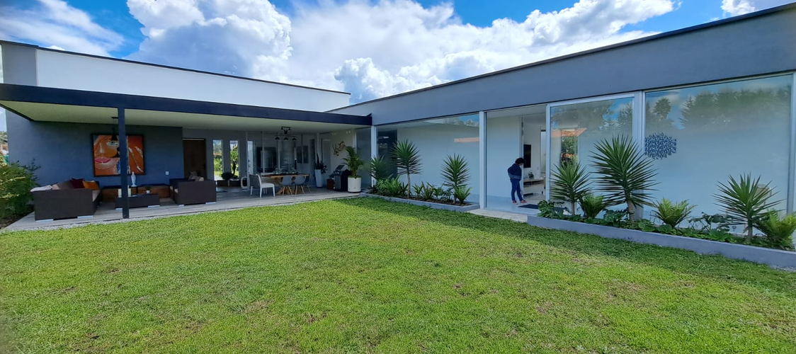 Casa de 3 alcobas en venta en Llano Grande, Rionegro, 1930 m² · foto 9 de 17
