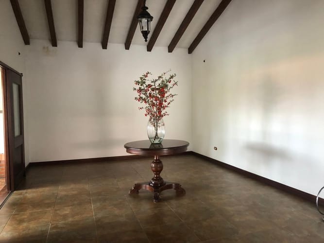 Casa de 5 alcobas en venta en Llano Grande, Rionegro · foto 3 de 24