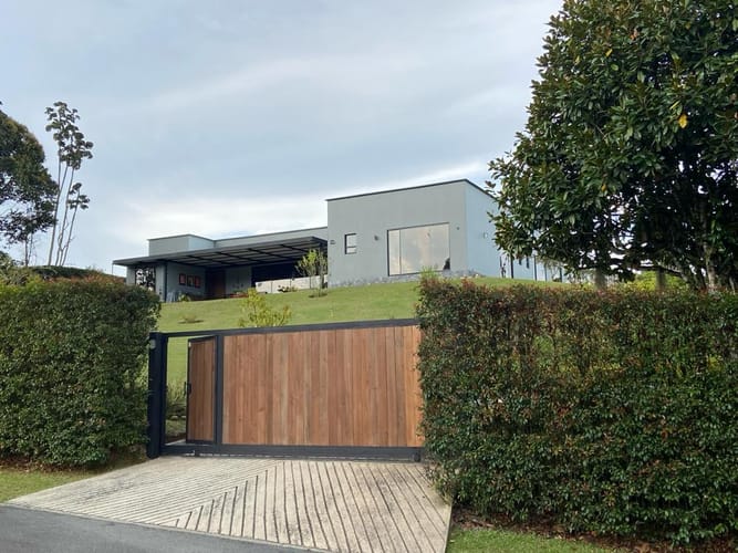 Casa de 4 alcobas en venta en Guamito, La Ceja · foto 12 de 13