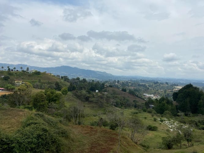 Lote en venta en San Jose, Guarne, 2415 m² · foto 5 de 15