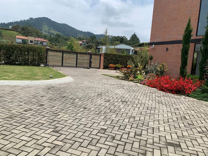 Casa de 4 alcobas en venta en Guamito, La Ceja · foto 13 de 24