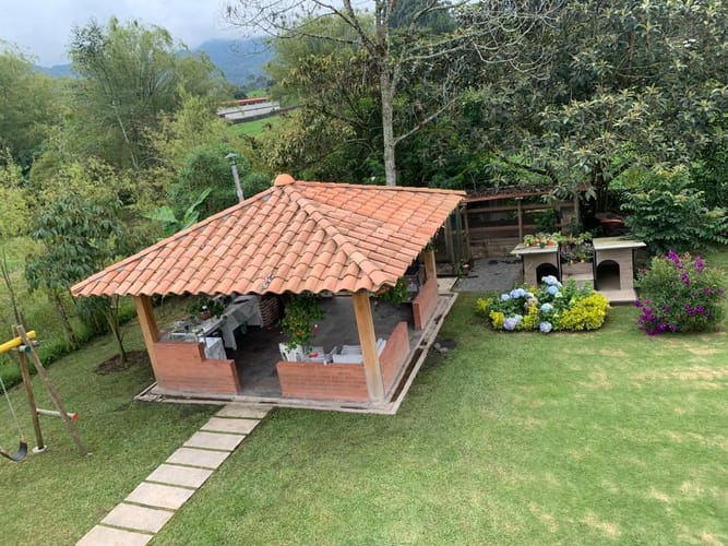 Casa de 4 alcobas en venta en Guamito, La Ceja · foto 15 de 24