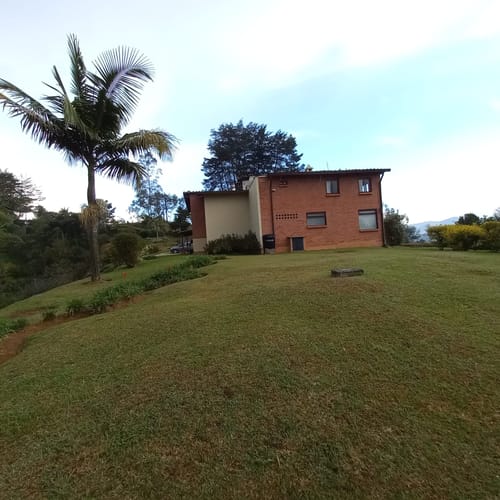Casa de 3 alcobas en venta en Las Garzonas, Marinilla · foto 2 de 24