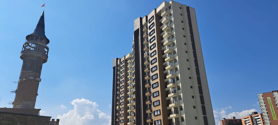 Apartamento de 3 alcobas en venta en Rionegro, 72 m² · foto 2 de 5