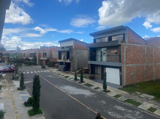Casa de 4 alcobas en venta en Rionegro, 165 m² · foto 1 de 15