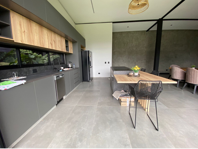 Casa de 3 alcobas en venta en Llano Grande, Rionegro · foto 3 de 24