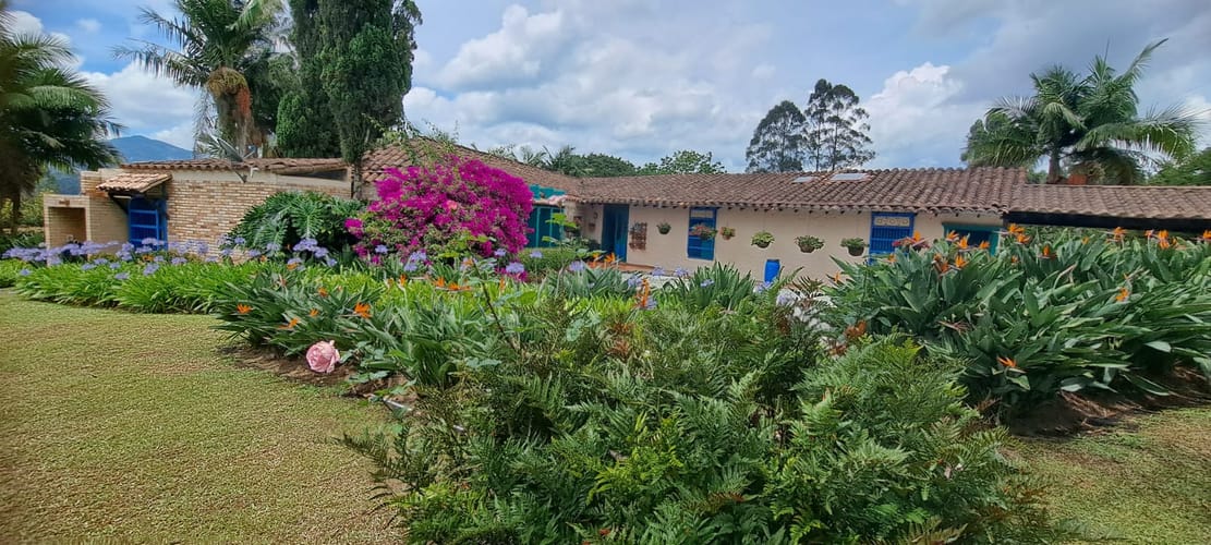 Casa de 5 alcobas en venta en Guamito, La Ceja · foto 3 de 24