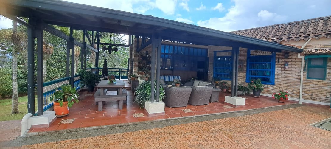 Casa de 5 alcobas en venta en Guamito, La Ceja · foto 4 de 24