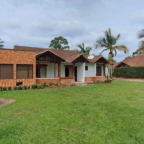 Casa de 4 alcobas en venta en Centro, Rionegro, 1650 m² · foto 4 de 16