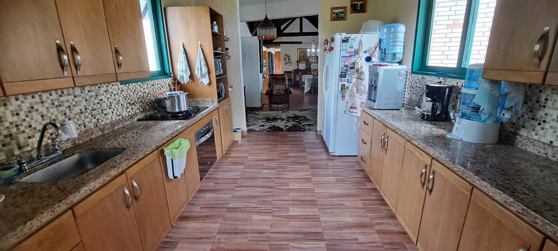 Casa de 5 alcobas en venta en Guamito, La Ceja · foto 19 de 24