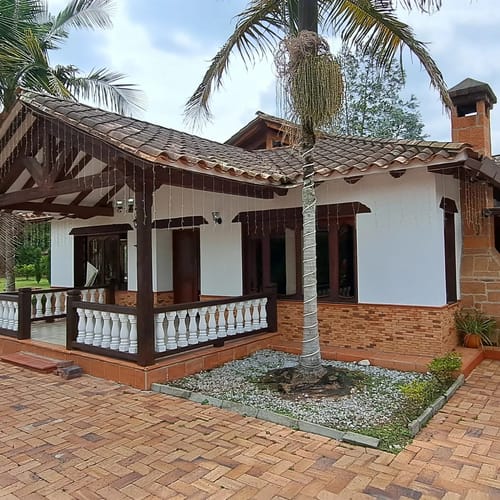 Casa de 4 alcobas en venta en Centro, Rionegro, 1650 m² · foto 10 de 16