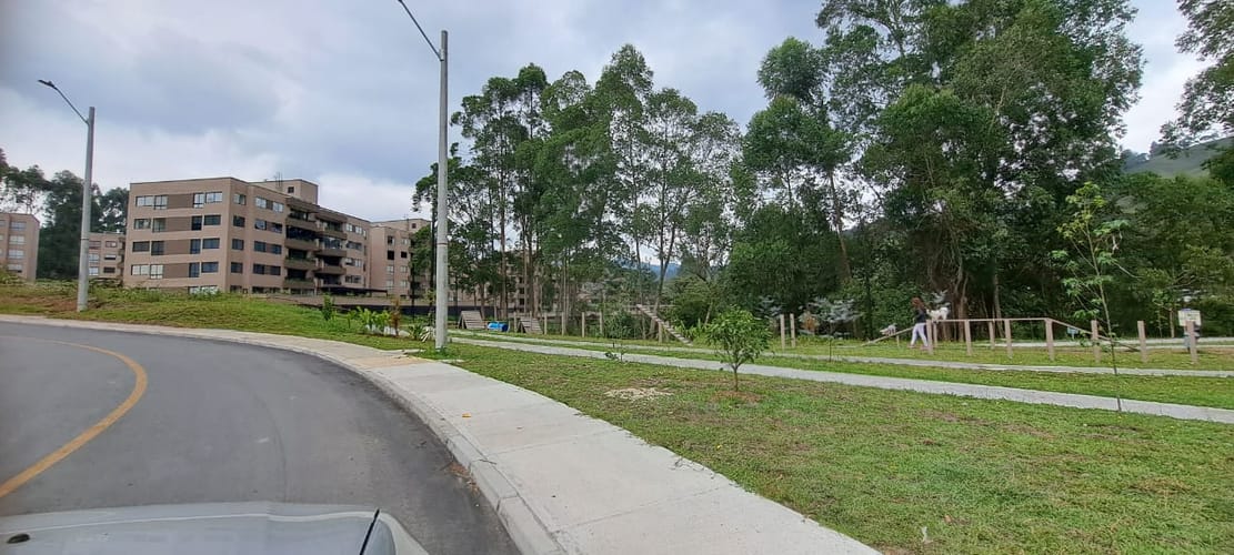 Lote en venta en El Retiro, 145 m² · foto 5 de 10