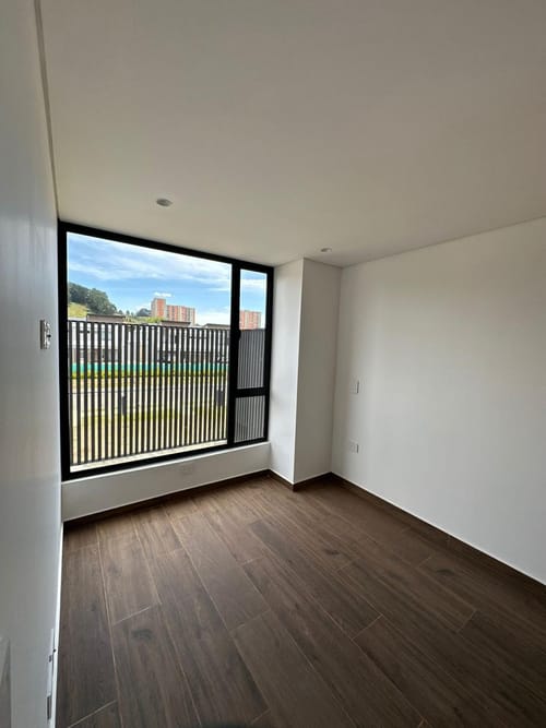 Casa de 4 alcobas en venta en El Porvenir, Rionegro, 323 m² · foto 6 de 24