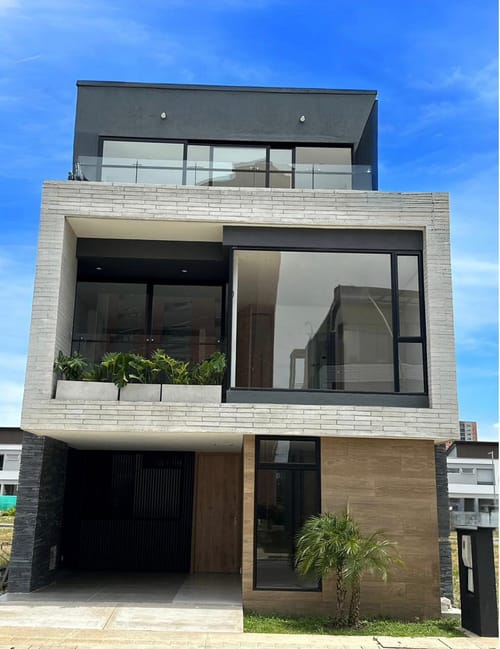 Casa de 4 alcobas en venta en El Porvenir, Rionegro, 323 m² · foto 23 de 24
