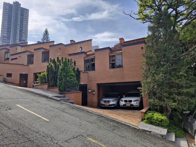 Casa de 3 alcobas en venta en El Poblado, Medellín, 240 m² · foto 4 de 24