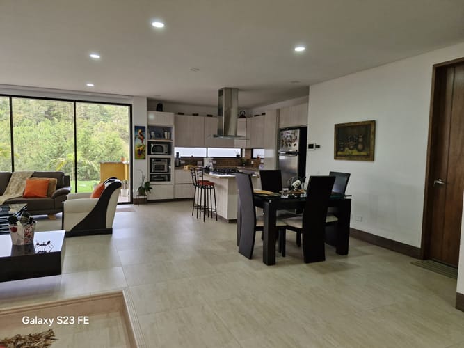 Casa de 4 alcobas en venta en El Porvenir, Rionegro, 333 m² · foto 5 de 17