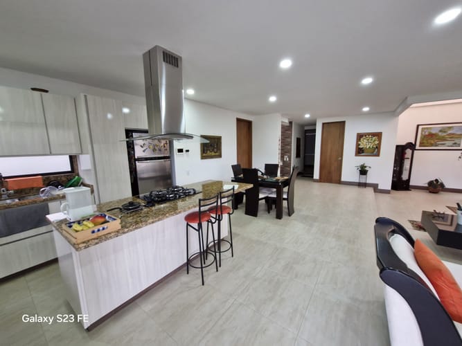 Casa de 4 alcobas en venta en El Porvenir, Rionegro, 333 m² · foto 6 de 17