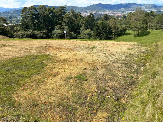 Lote en venta en Lomitas, La Ceja, 1580 m² · foto 3 de 16