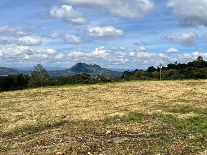 Lote en venta en Lomitas, La Ceja, 1580 m² · foto 5 de 16