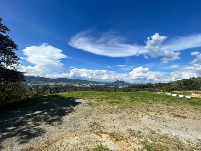 Lote en venta en Lomitas, La Ceja, 1580 m² · foto 6 de 16