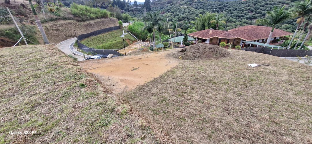 Lote en venta en Hojas Anchas, Guarne, 2099 m² · foto 4 de 17