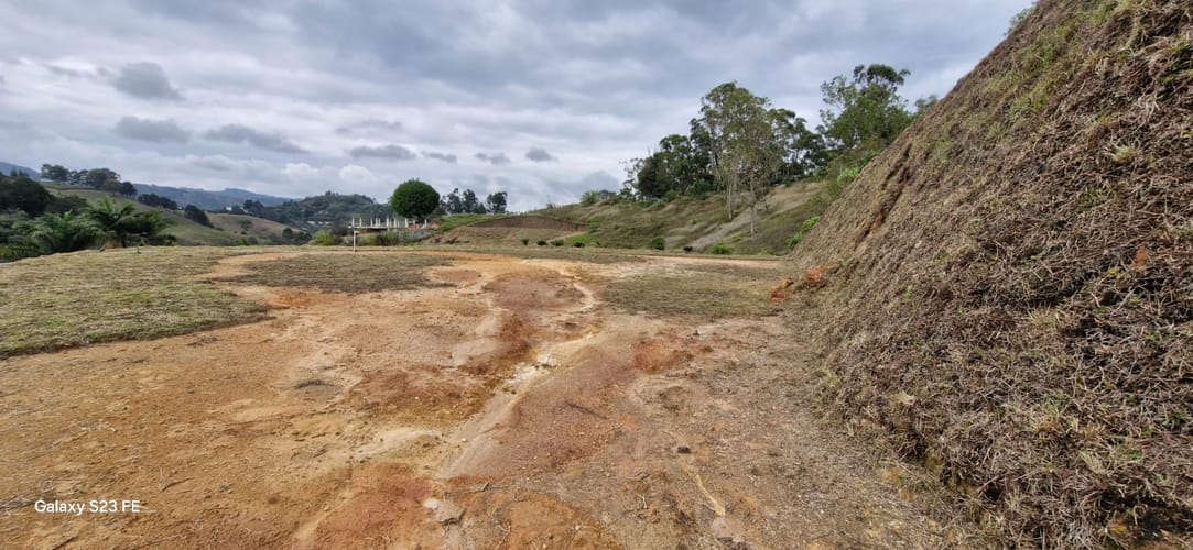 Lote en venta en Hojas Anchas, Guarne, 2099 m² · foto 16 de 17