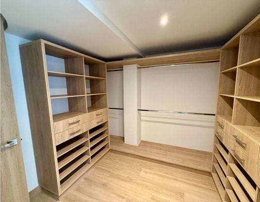 Casa de 3 alcobas en venta en El Porvenir, Rionegro, 283 m² · foto 8 de 24