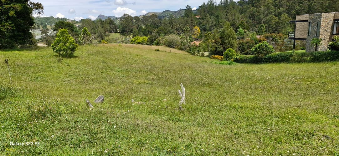 Lote en venta en Pantanillo, El Retiro, 2350 m² · foto 4 de 8