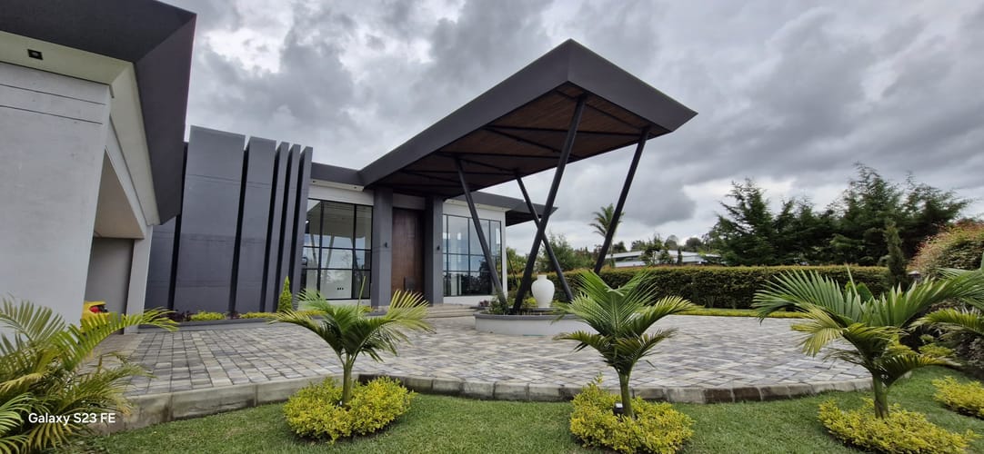 Casa de 4 alcobas en venta en El Tablazo, Rionegro · foto 1 de 24