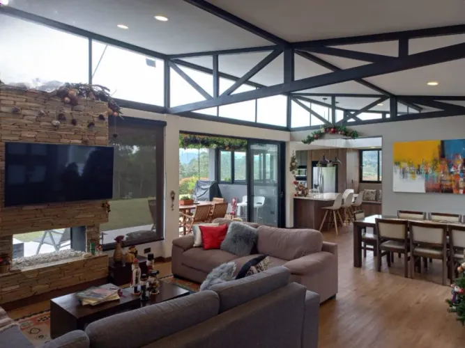 Casa de 4 alcobas en venta en El Retiro, 350 m² · foto 3 de 20