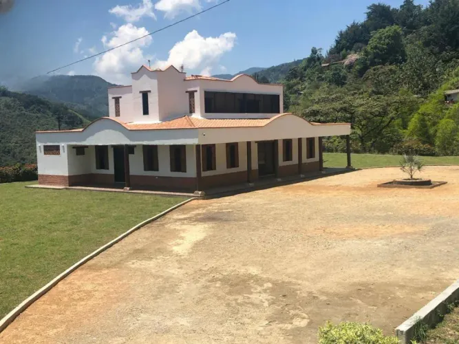 Finca en venta en El Retiro, 18000 m² · foto 3 de 20
