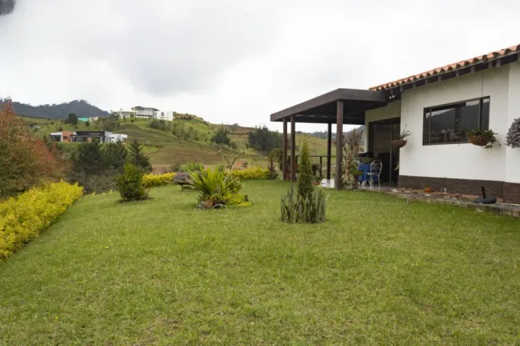 Casa de 4 alcobas en venta en El Retiro, 1800 m² · foto 14 de 20