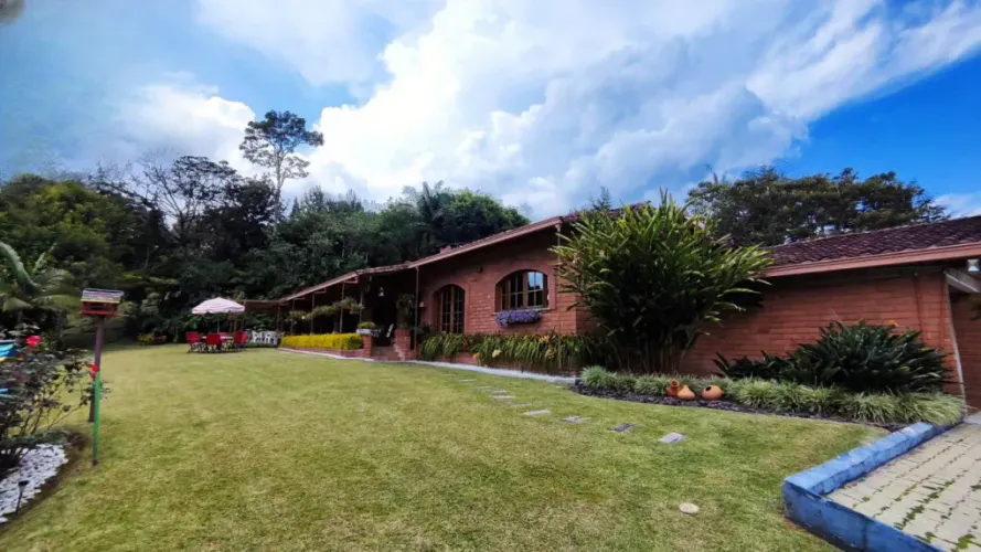 Casa de 4 alcobas en venta en El Retiro, 356 m² · foto 2 de 20